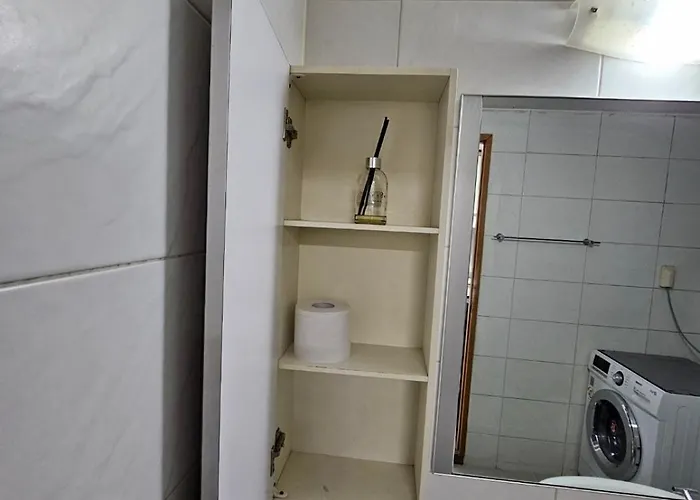 Hongdae Guesthouse5 - 1min From Hongik Uni Station Exit #1 * Seoul