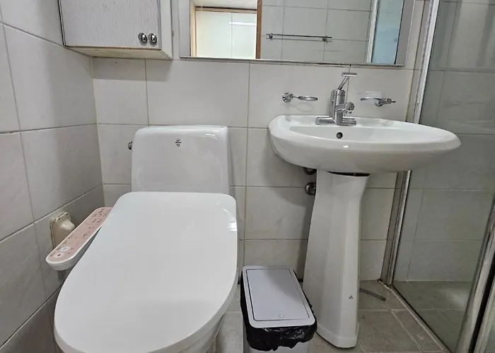 Apartment Hongdae Guesthouse5 - 1min From Hongik Uni Station Exit #1 Seoul
