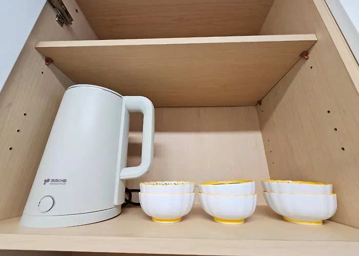 Hongdae Guesthouse5 - 1min From Hongik Uni Station Exit #1 *