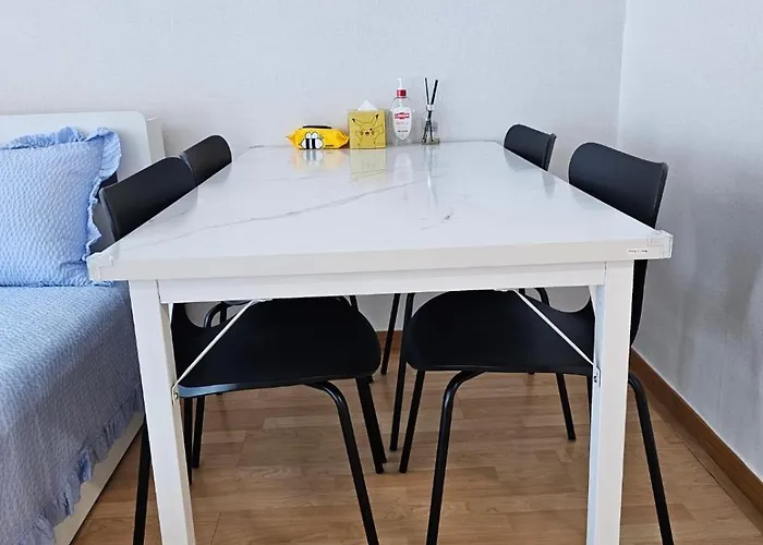 Apartment Hongdae Guesthouse5 - 1min From Hongik Uni Station Exit #1 *